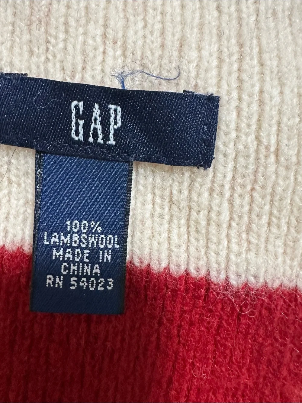 GAP 100% lambwool Red and Cream Wide Striped Knit Scarf